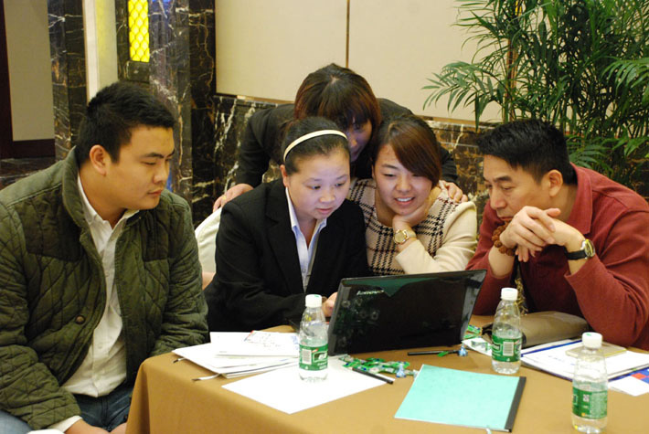高瞻遠矚，移攬?zhí)煜? 2014年百度移動推廣峰會會議報道